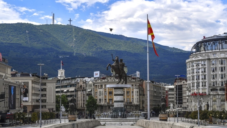 В Северна Македония се води държавна идеология за България  